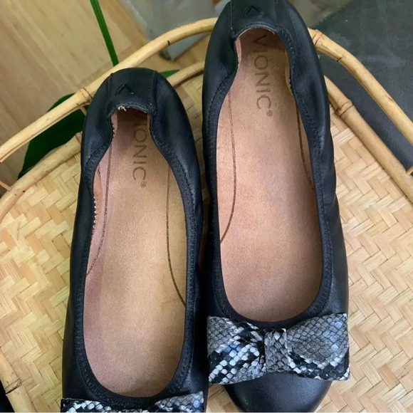 Vionic Zelda Flats Leather Snake Print Bow Flats - Picture 9 of 11